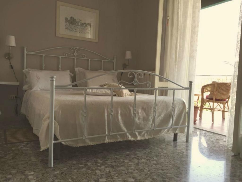 La Fonte Bed & Breakfast Сиракуза Стая снимка